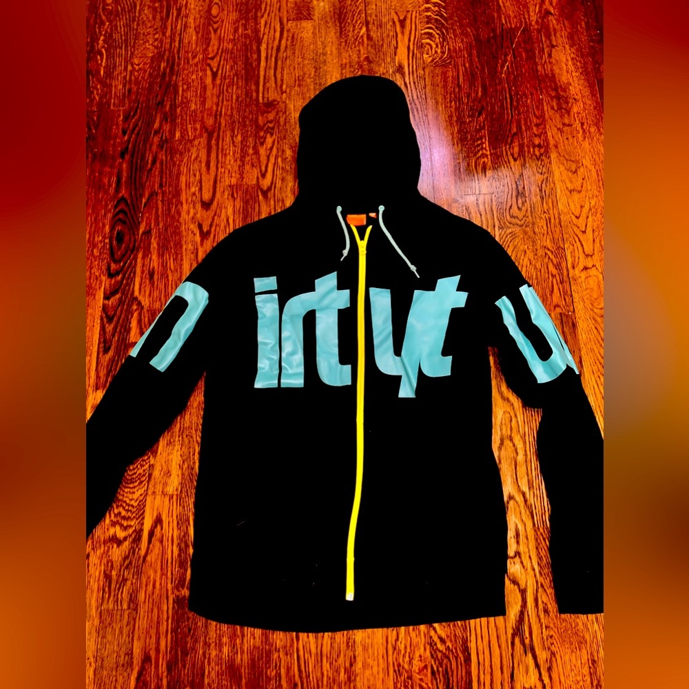 32 brand hoodie great condition